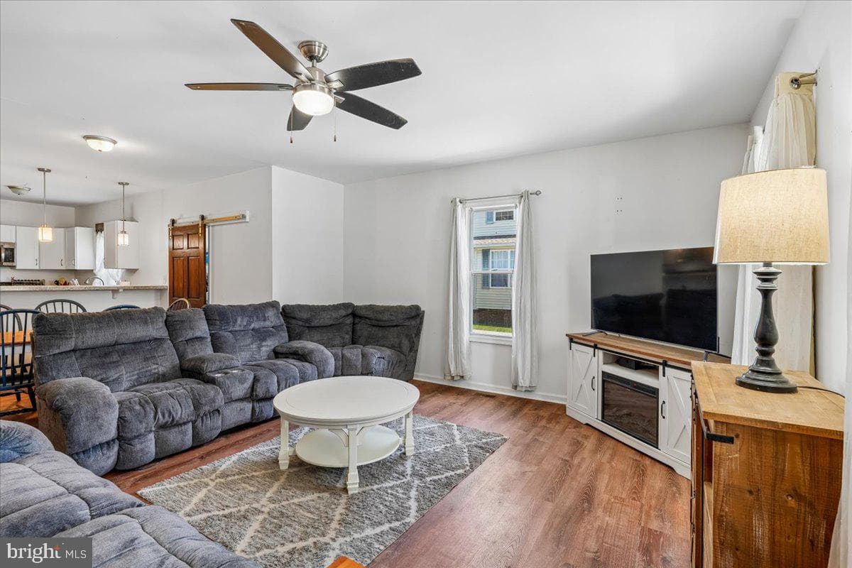 113 E East Street photo 30