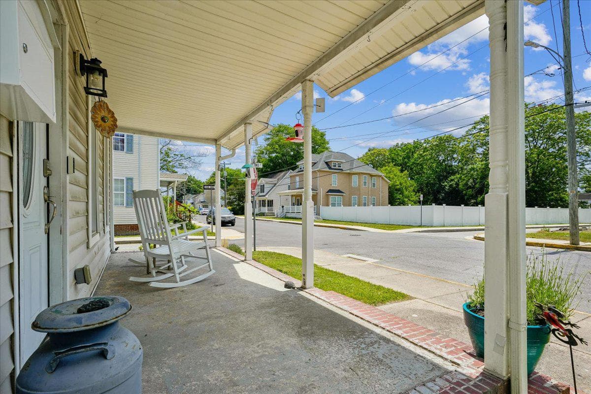 113 E East Street photo 37