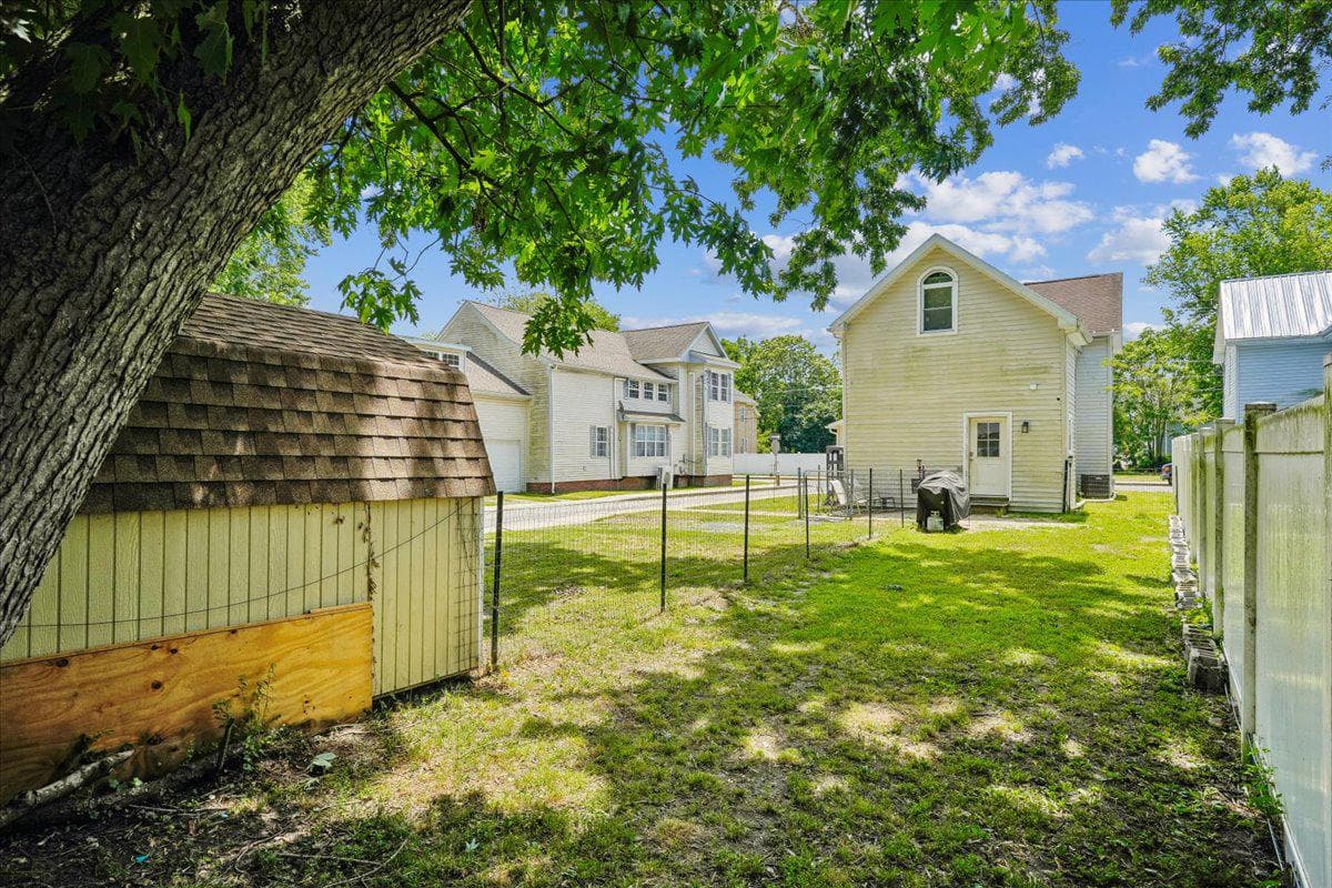 113 E East Street photo 4