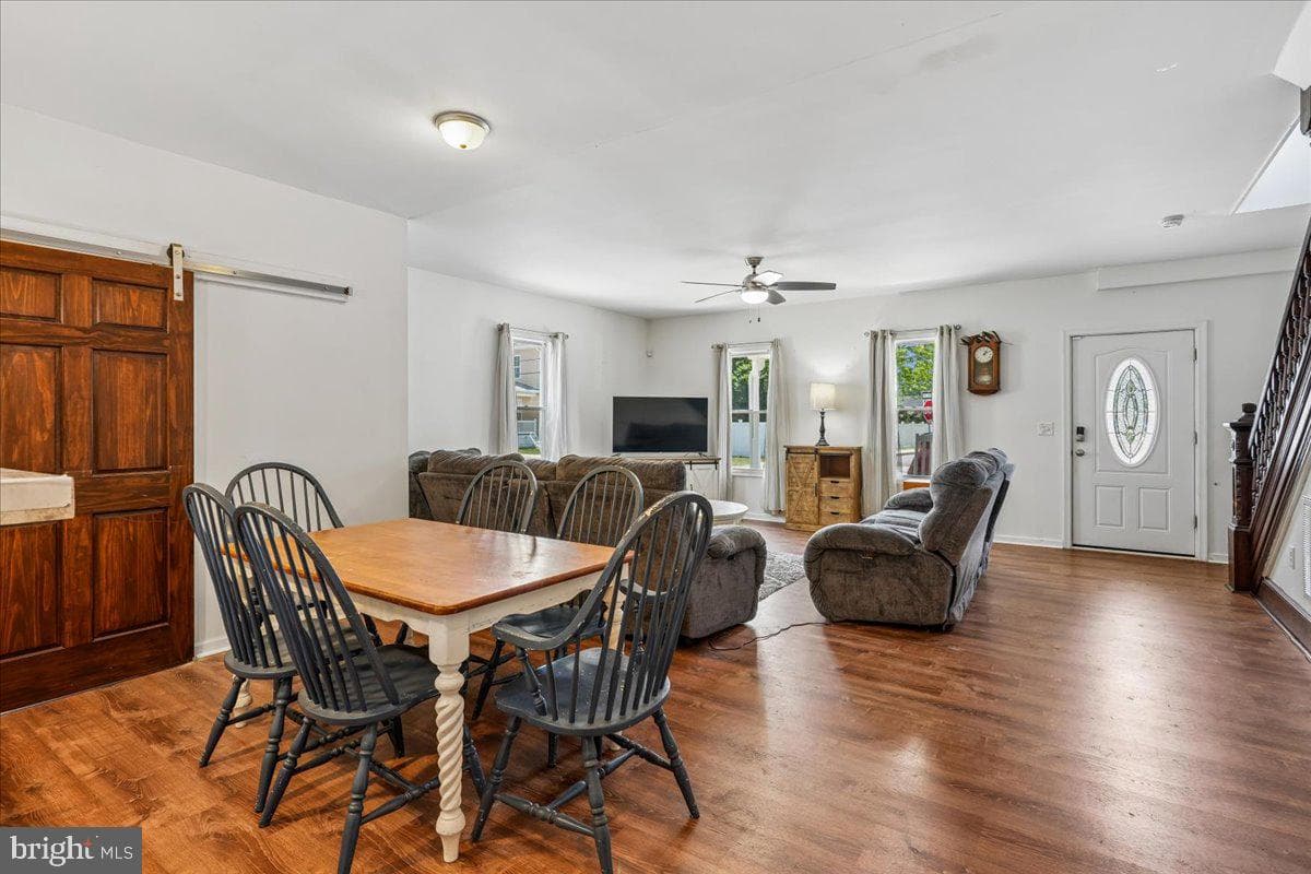 113 E East Street photo 6