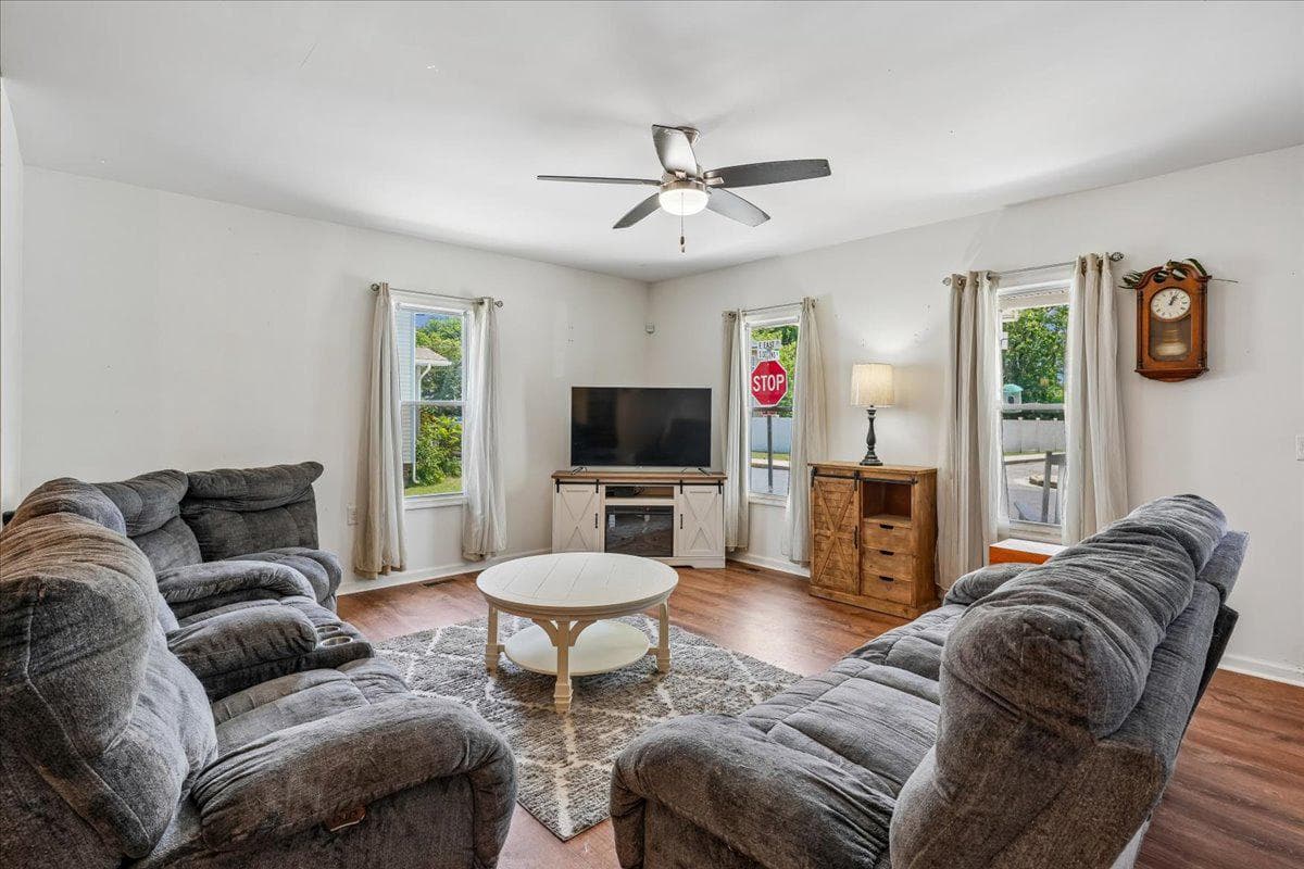 113 E East Street photo 9