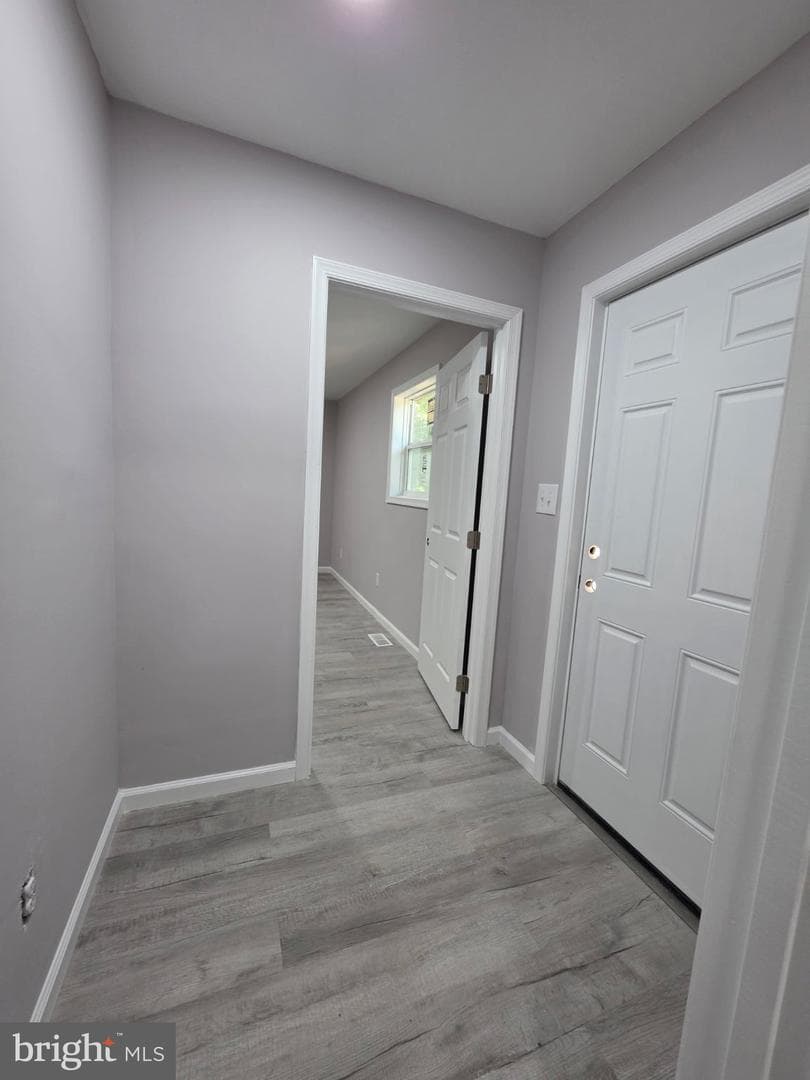 1706 Samuel Lane photo 10