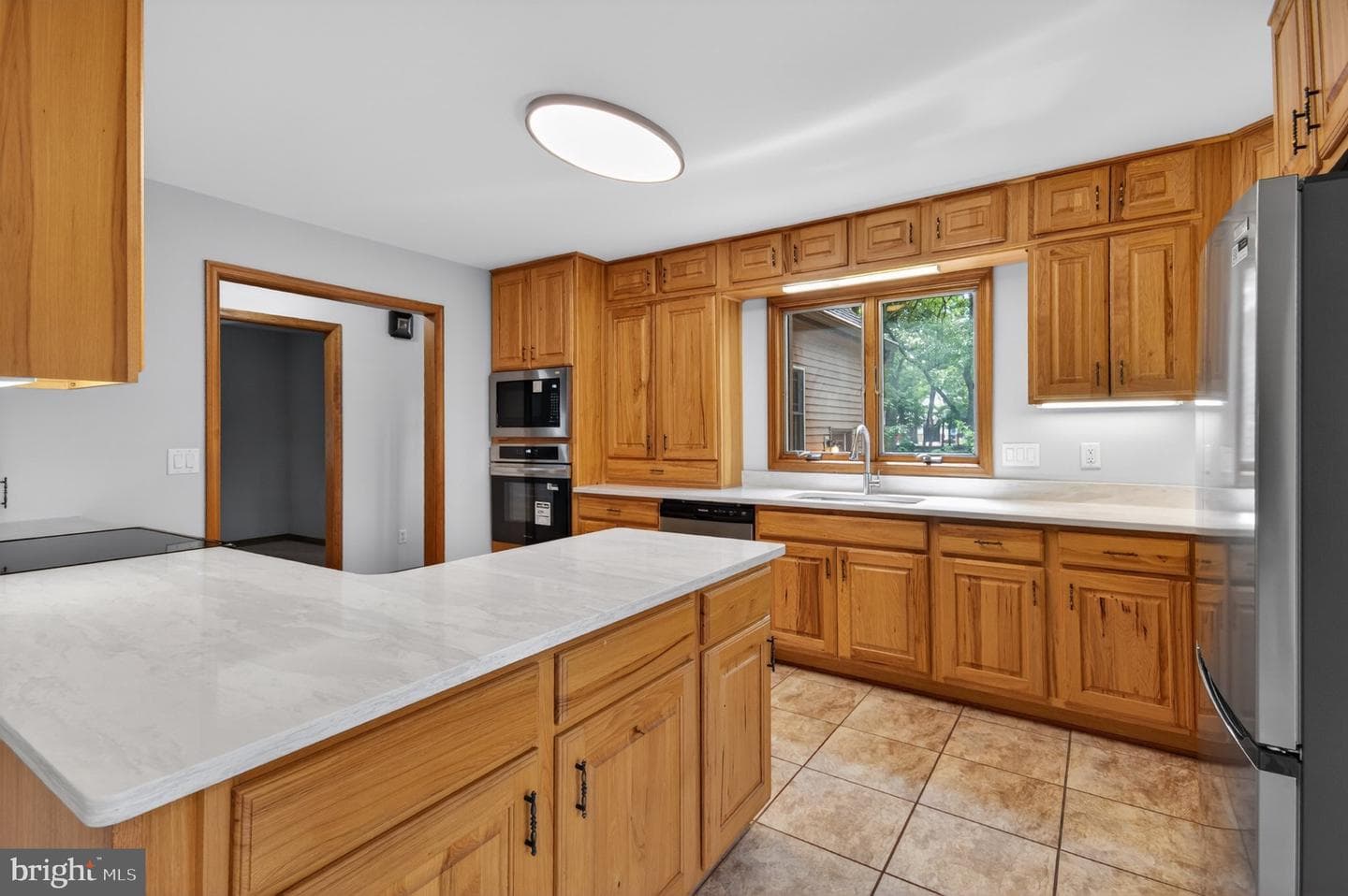 1006 S Schumaker Drive photo 17