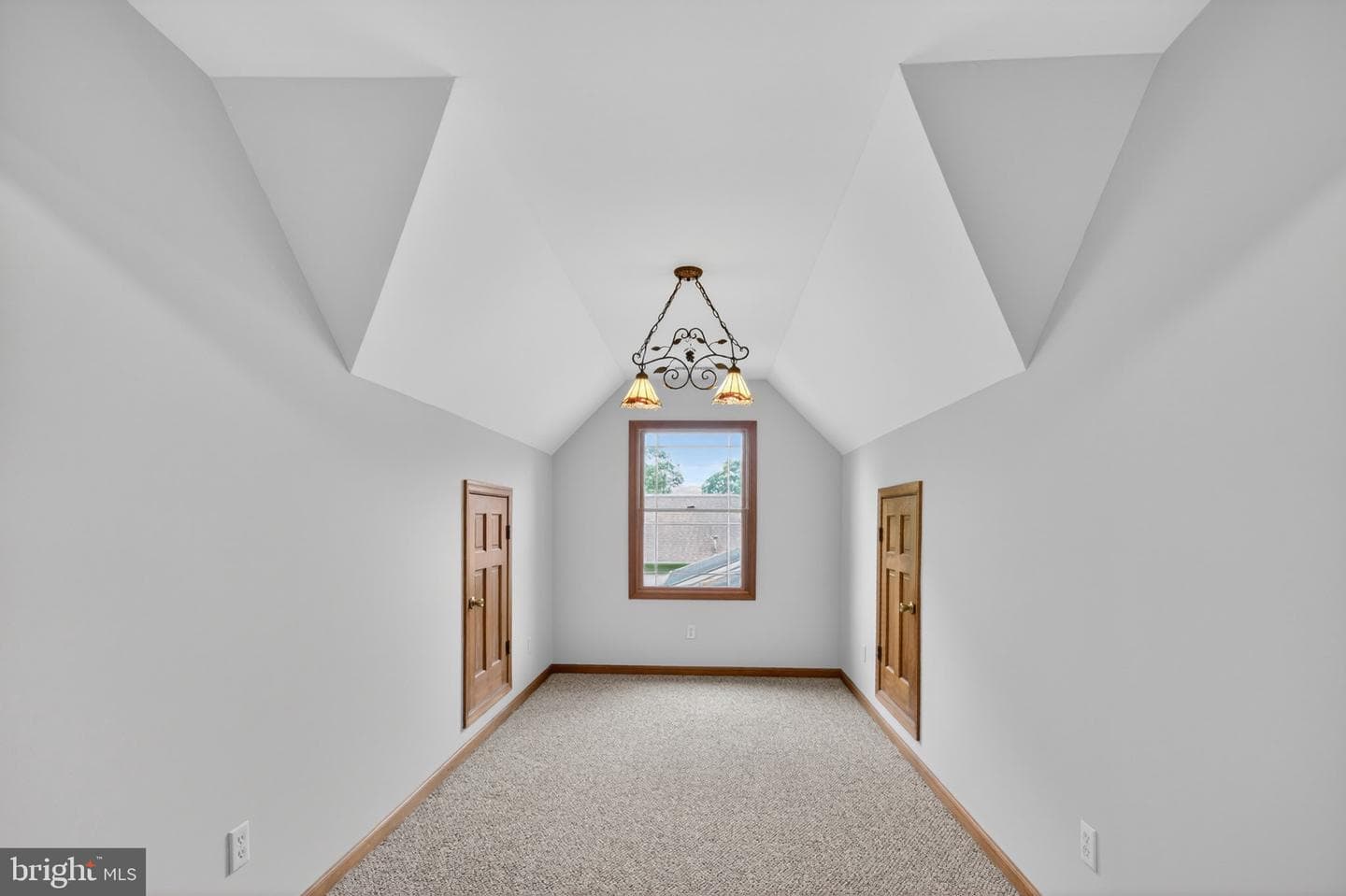 1006 S Schumaker Drive photo 36