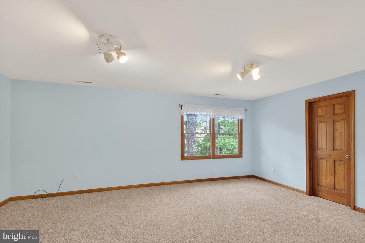 1006 S Schumaker Drive photo 37