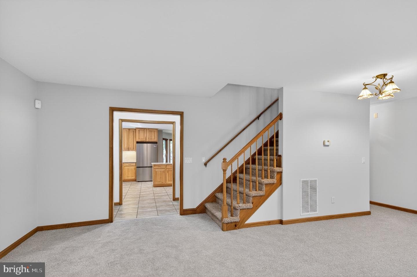 1006 S Schumaker Drive photo 4