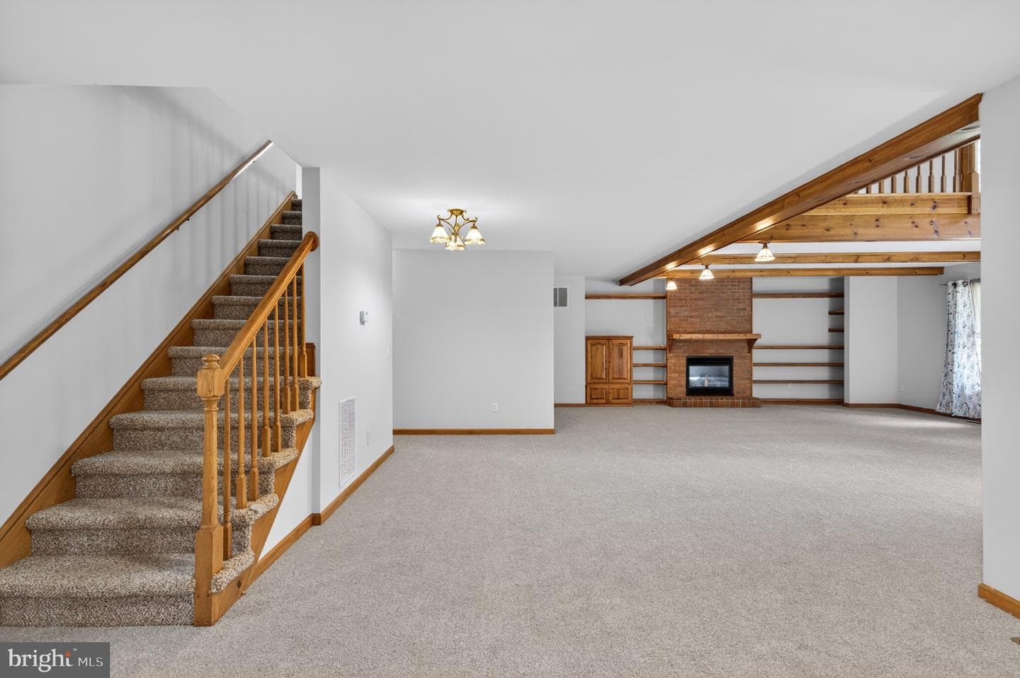 1006 S Schumaker Drive photo 6