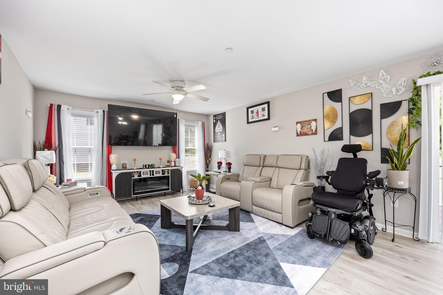 914 S Park Drive photo 6