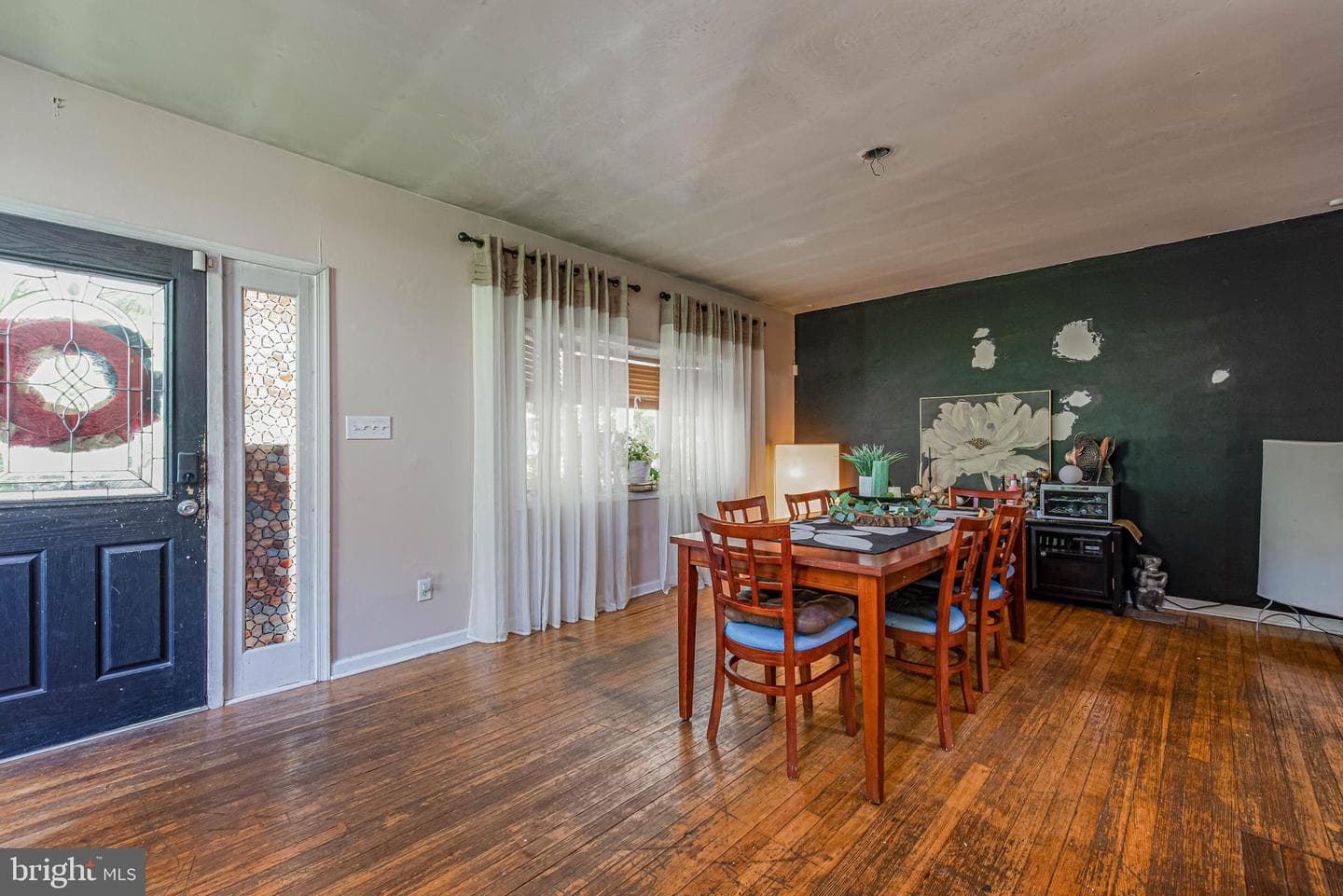 726 Smith Street photo 6