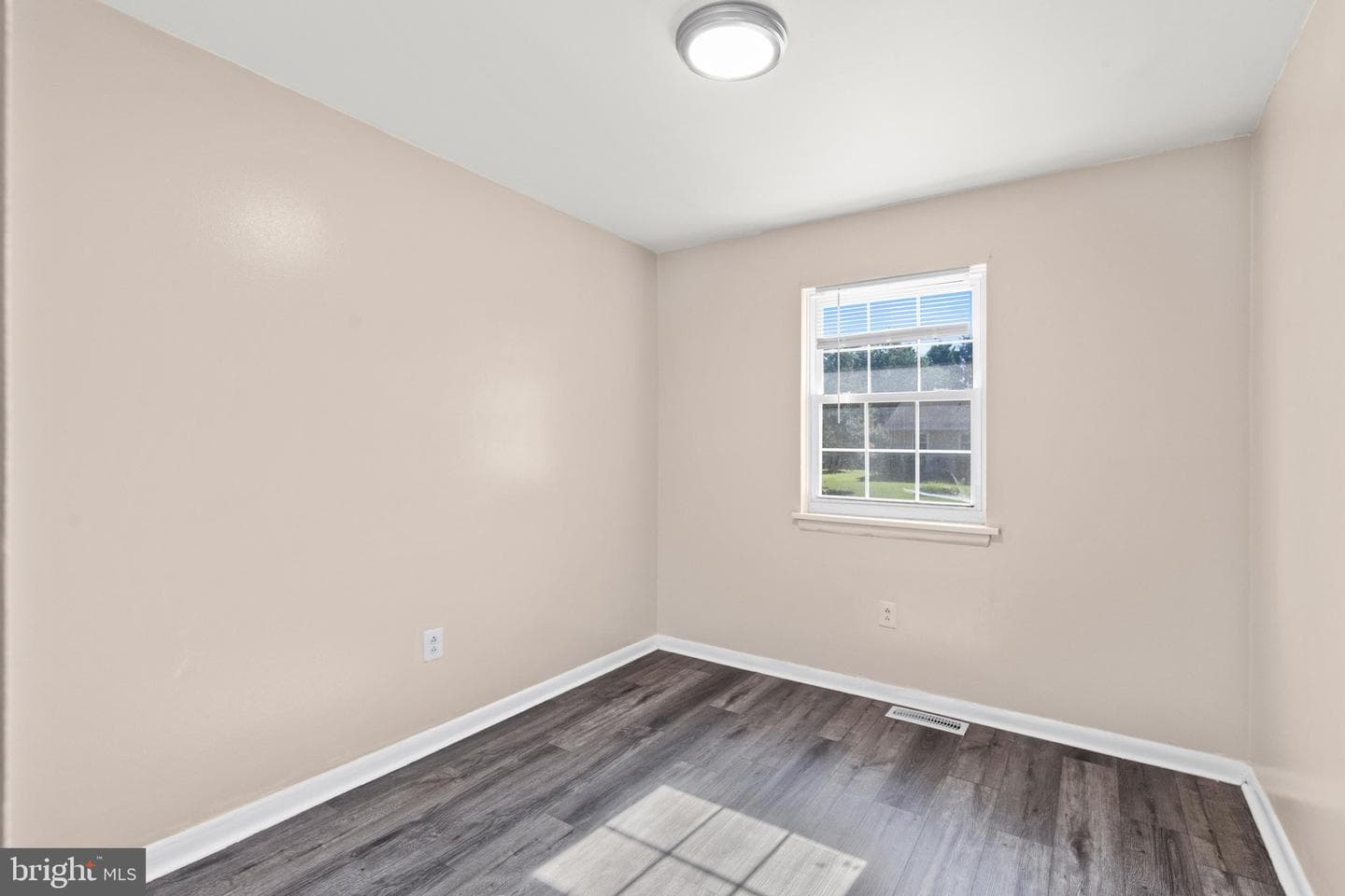 302 Brookview Drive photo 19