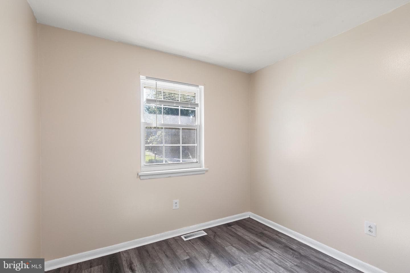302 Brookview Drive photo 20