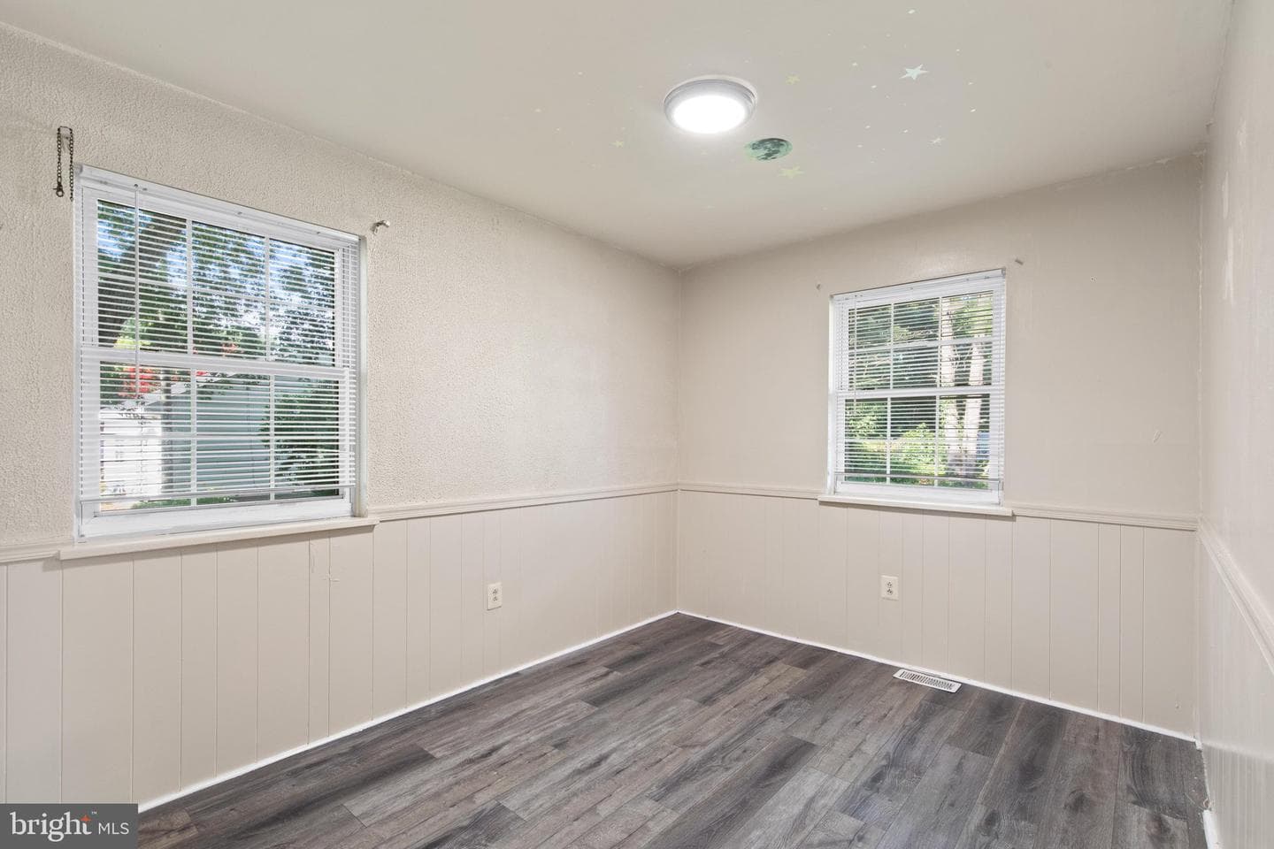 302 Brookview Drive photo 26