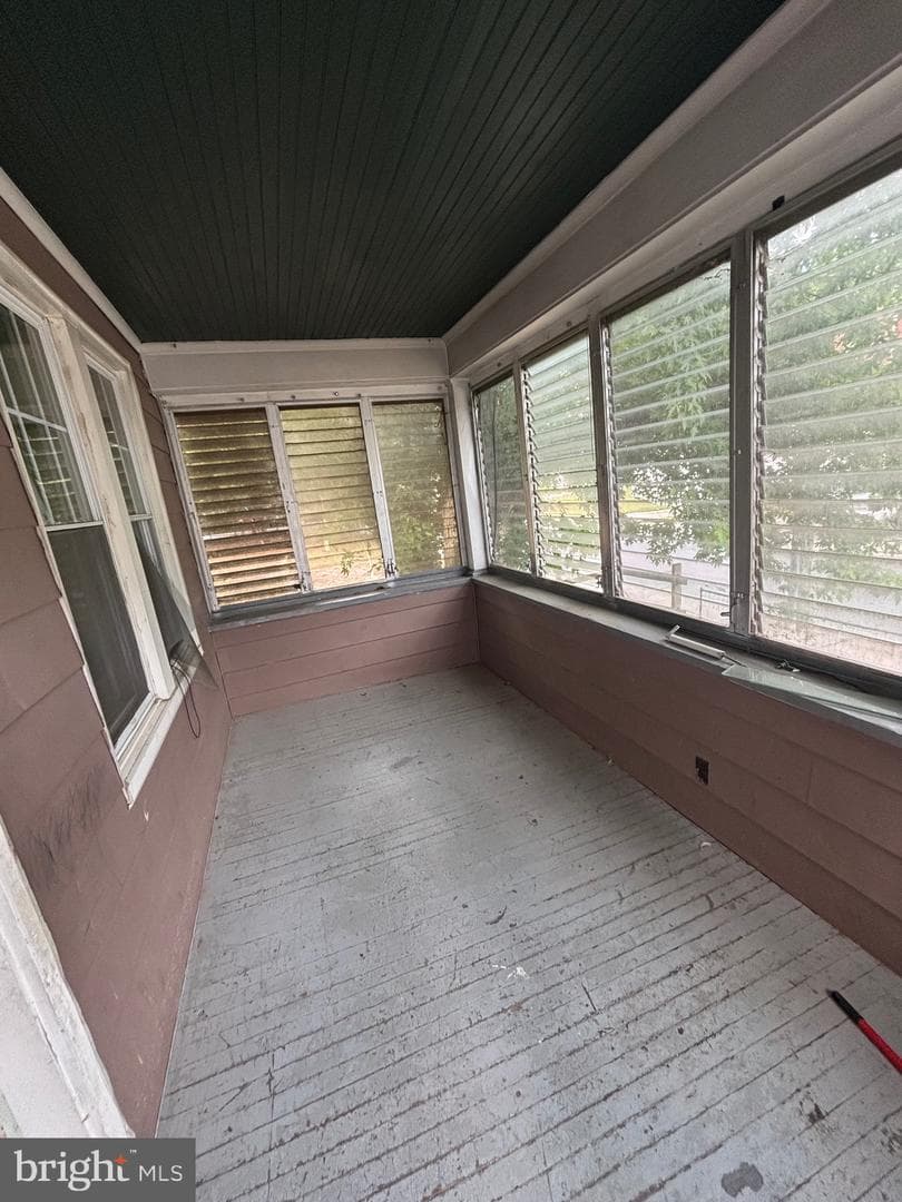 604 Light Street photo 8