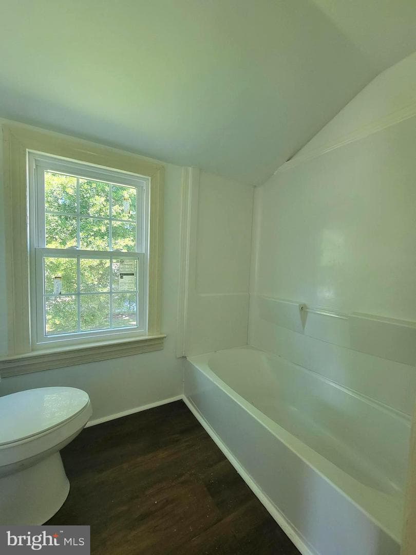 346 Delaware Avenue photo 9
