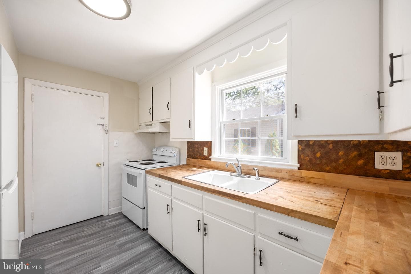 815 Roger Street photo 11