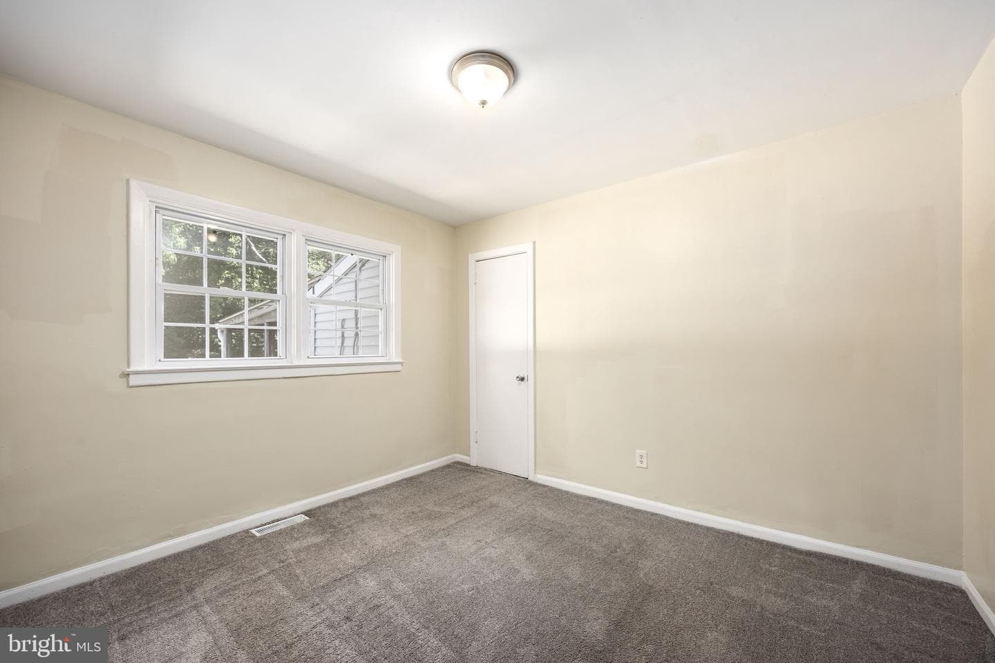 815 Roger Street photo 15