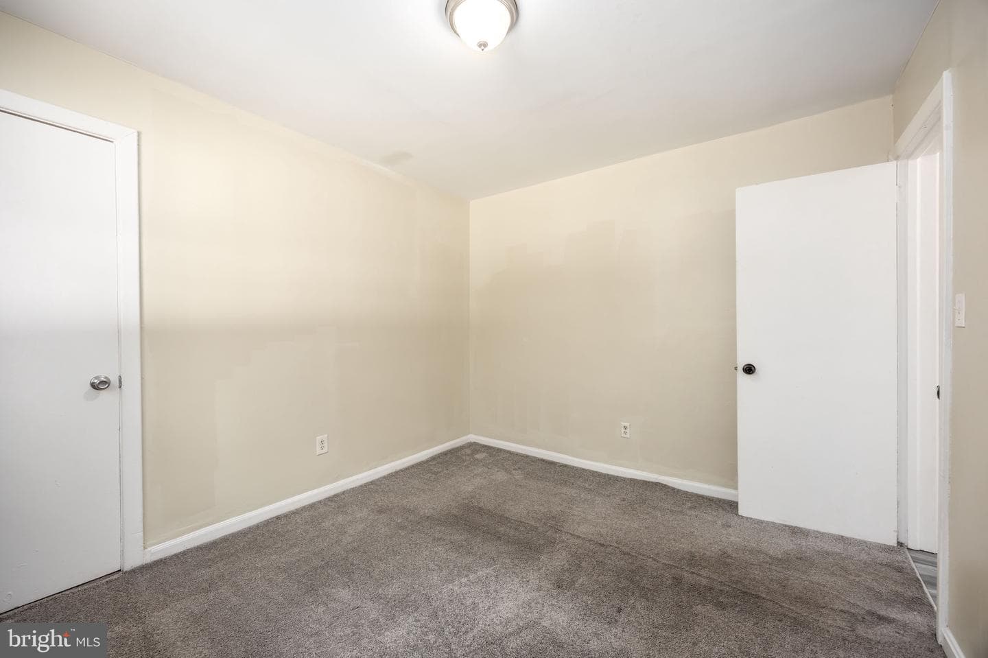 815 Roger Street photo 17