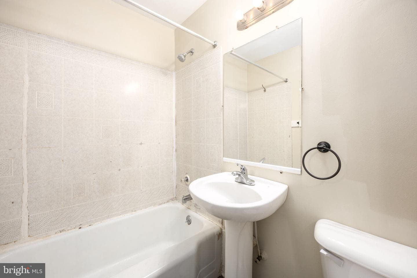 815 Roger Street photo 19