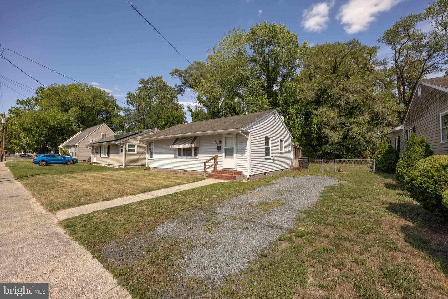 815 Roger Street photo 2