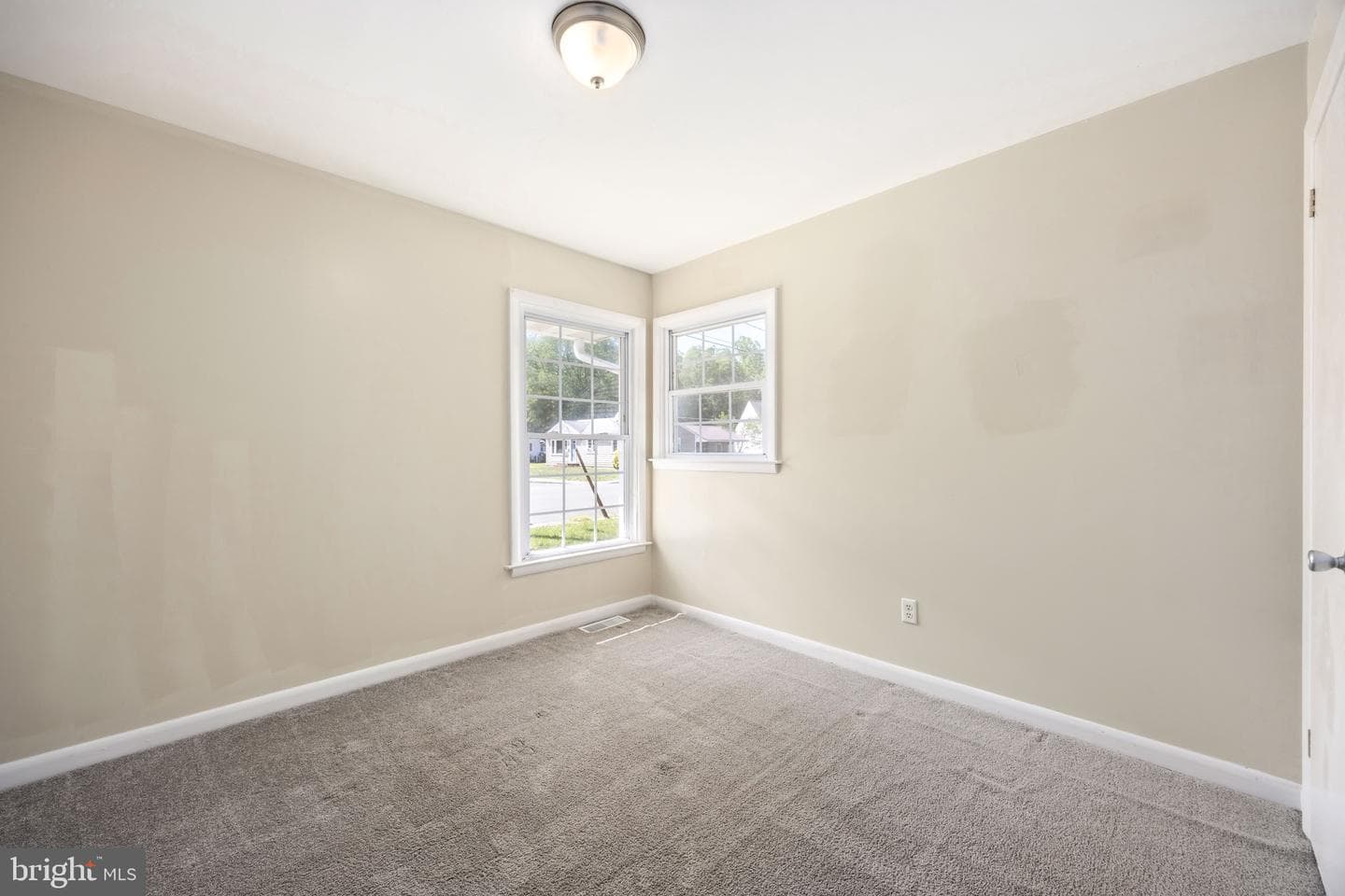 815 Roger Street photo 24