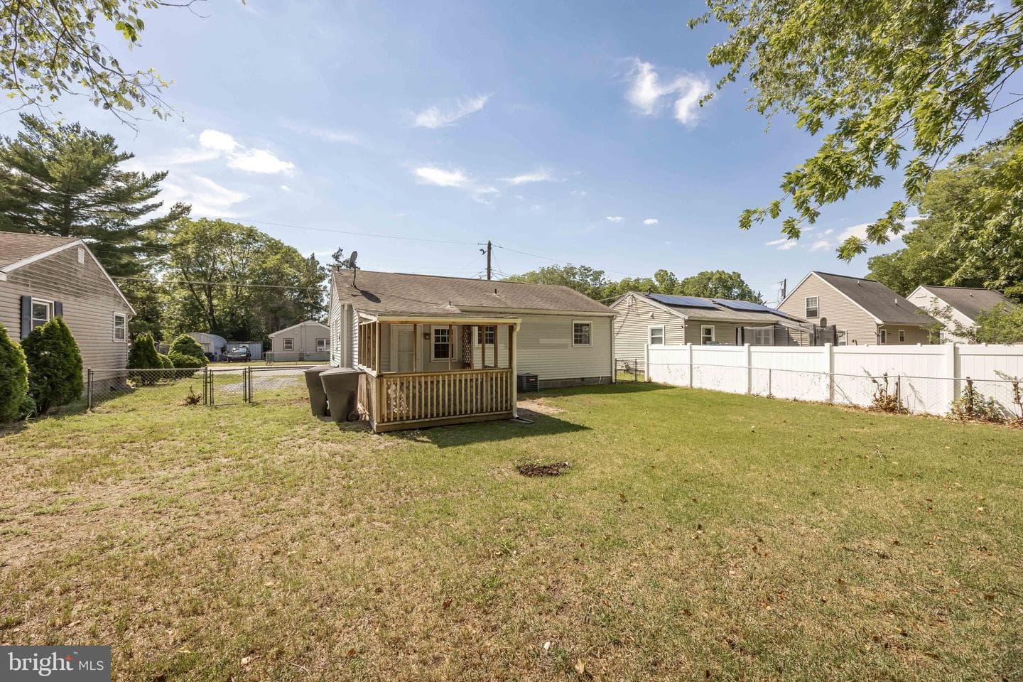 815 Roger Street photo 29