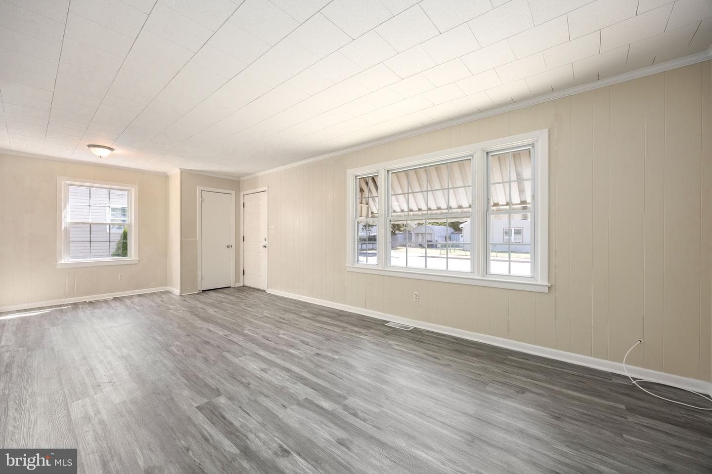 815 Roger Street photo 8