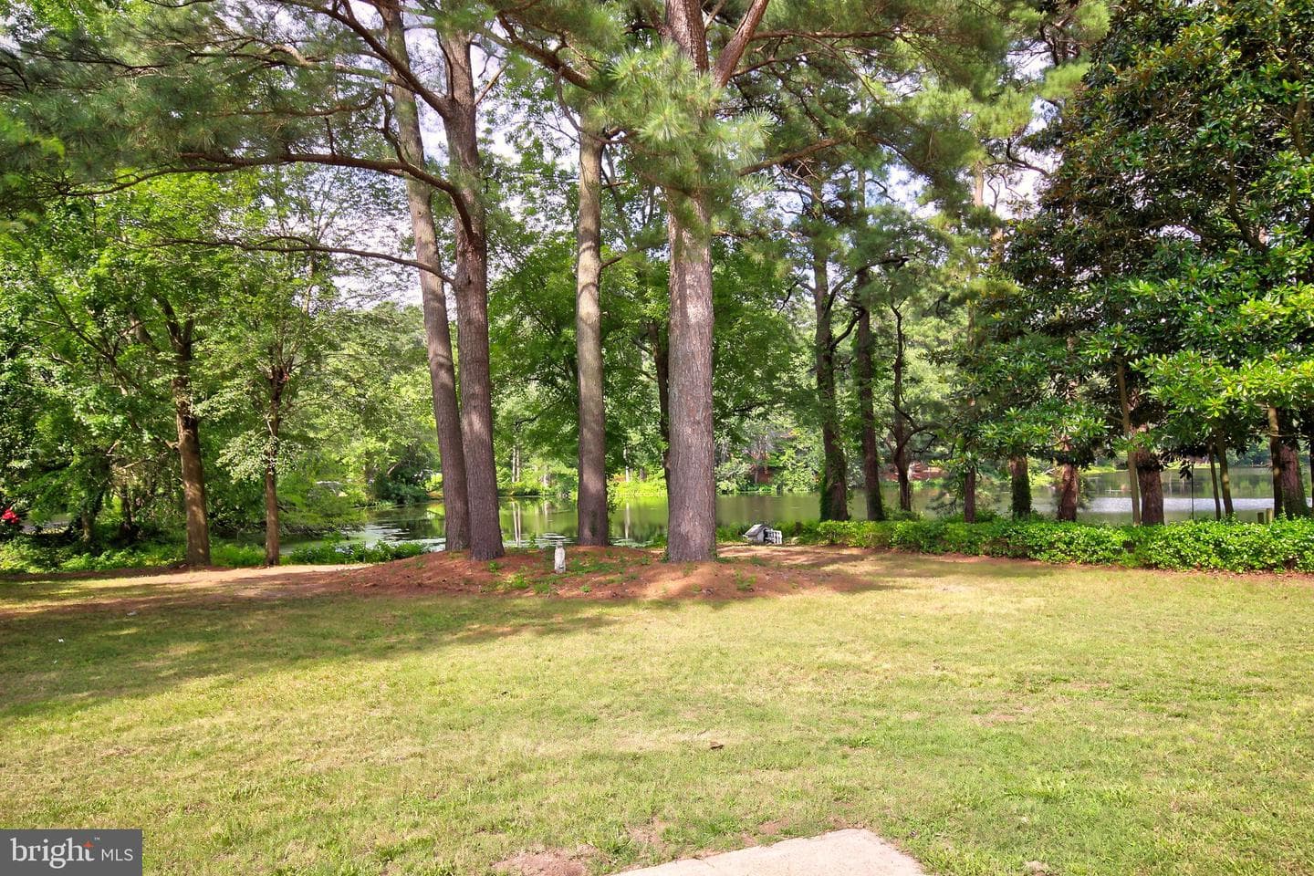 913 S Schumaker Drive photo 32