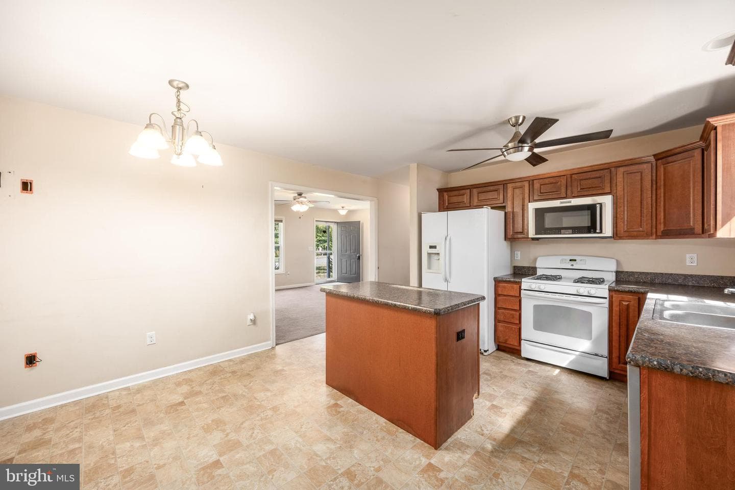 6033 Deer Creek Drive photo 10