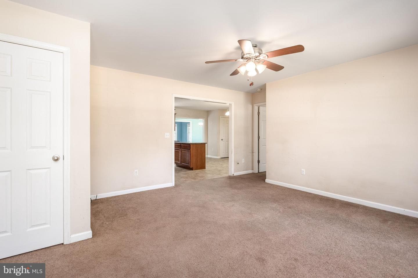 6033 Deer Creek Drive photo 4