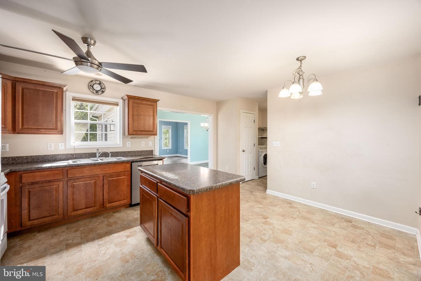 6033 Deer Creek Drive photo 8