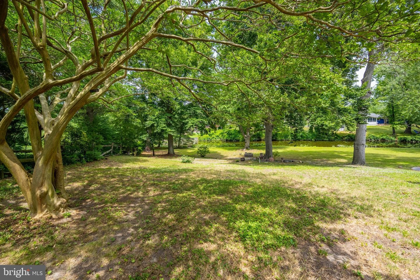 609 N Pinehurst Avenue photo 60