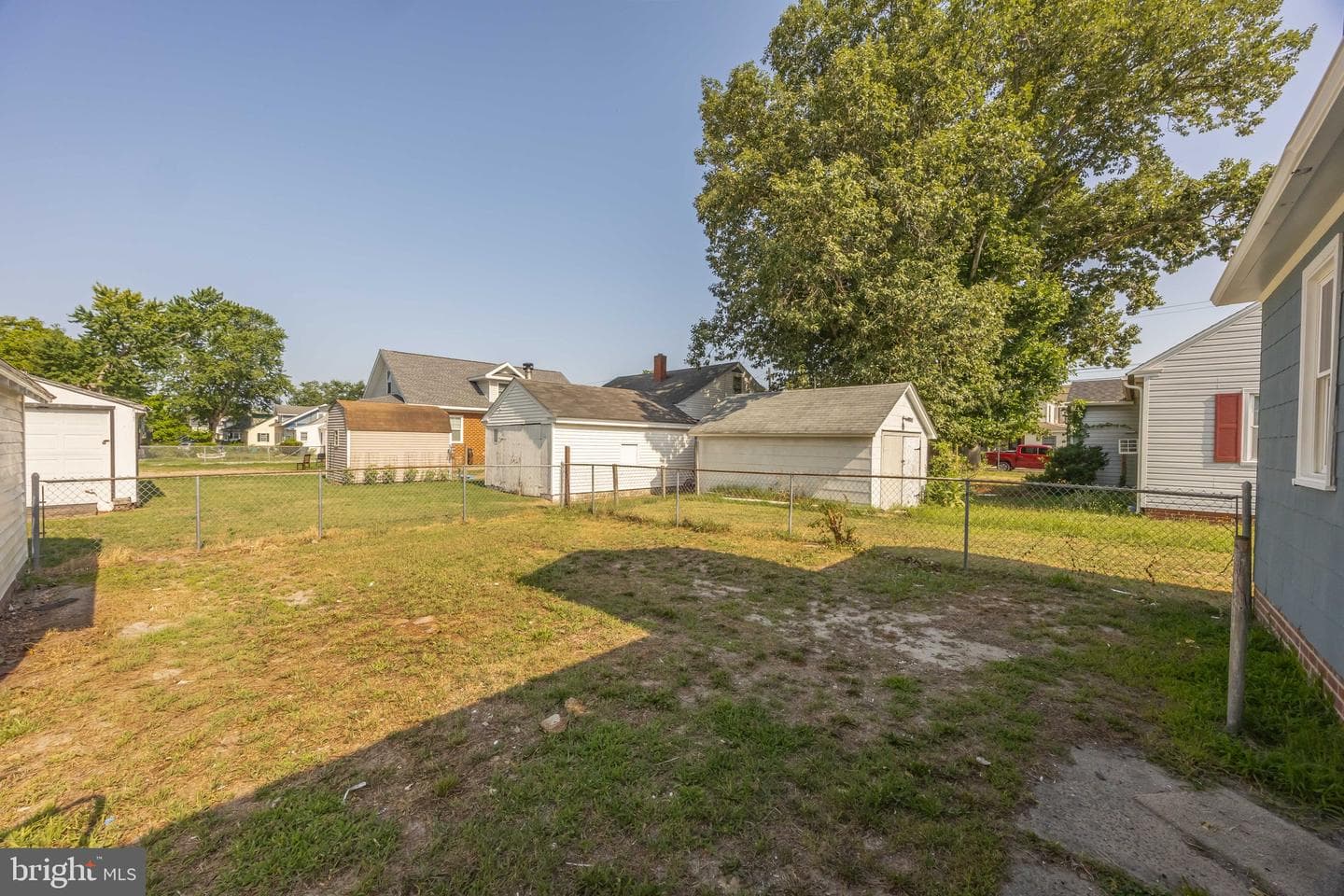 208 N Saratoga St photo 36
