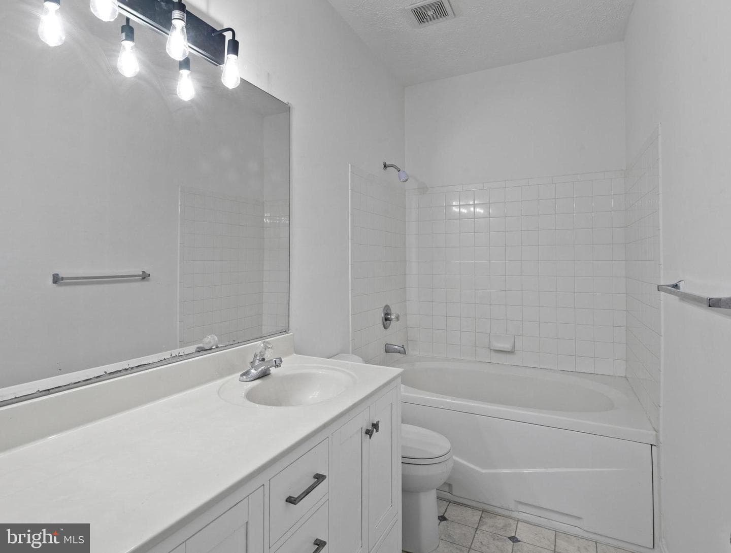 9002 Executive Club Drive photo 6