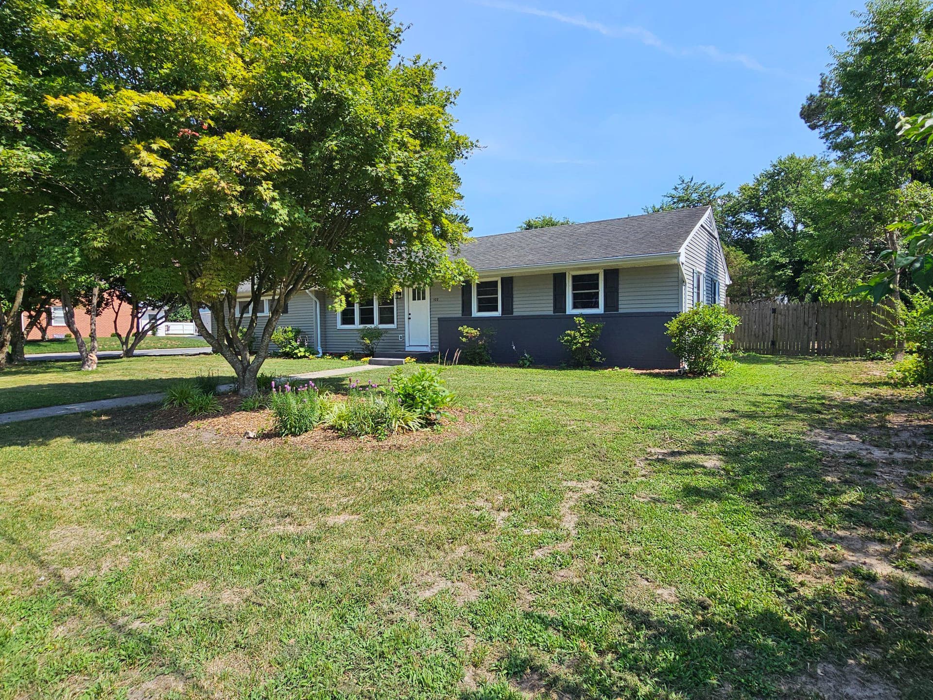122 Hall Drive photo 3