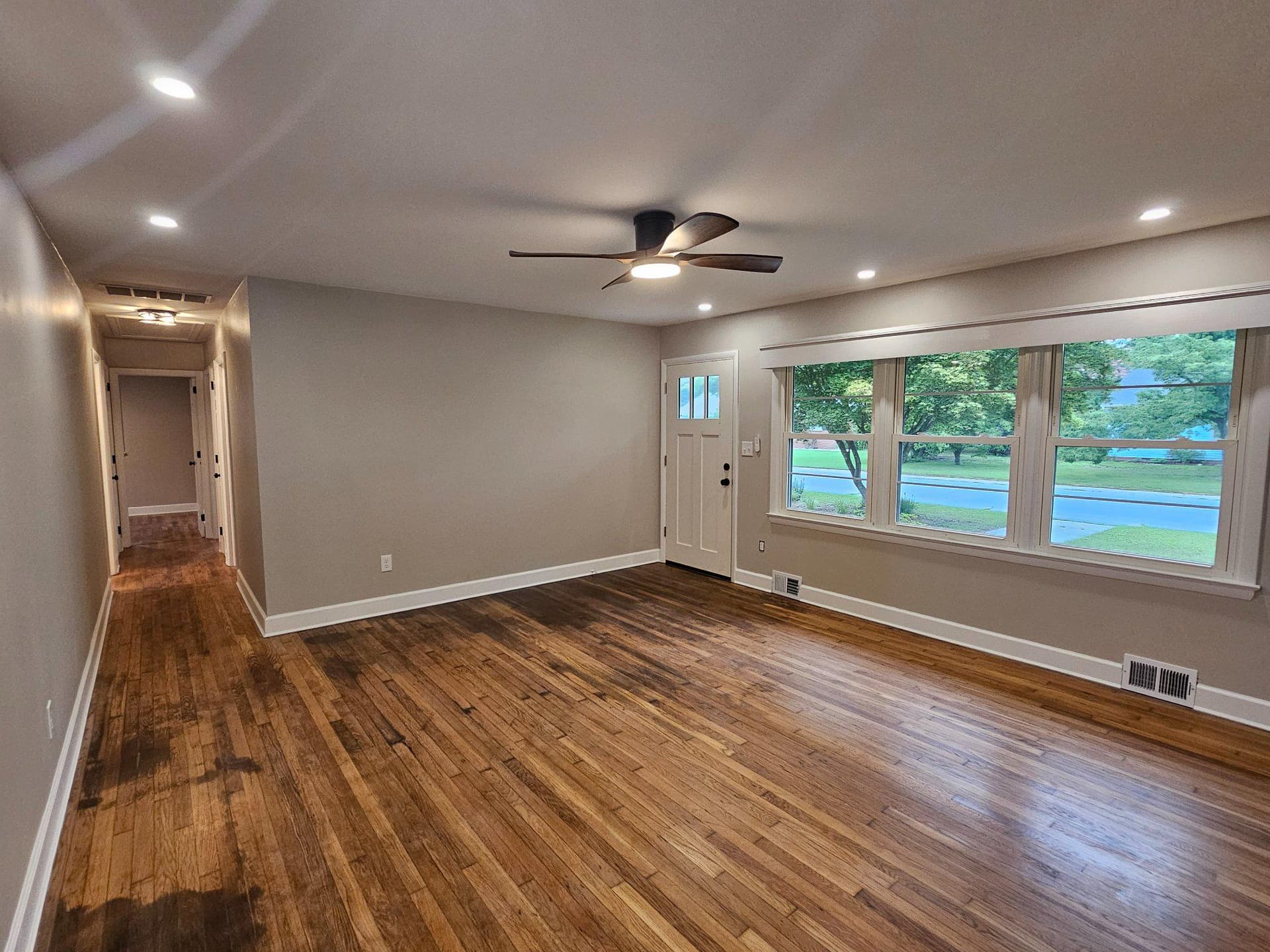122 Hall Drive photo 4