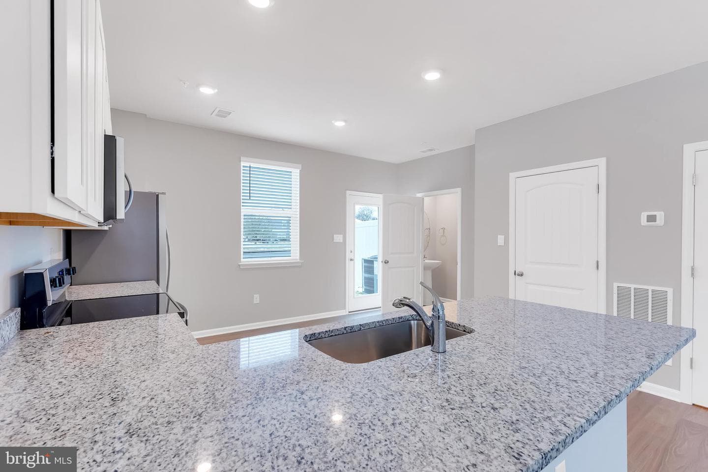 1408 Sugarplum Lane photo 10