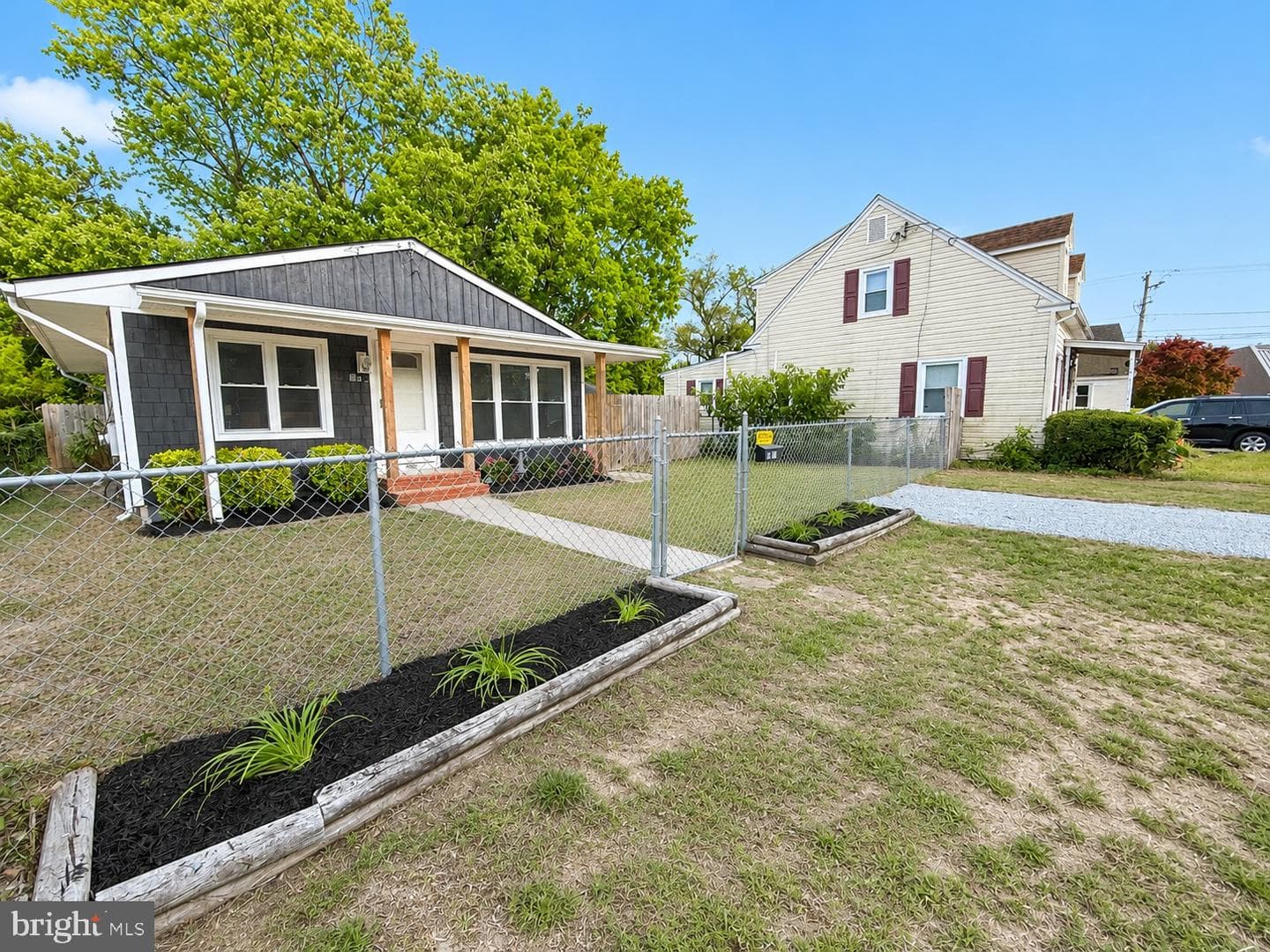 1021 Spring Avenue photo 2
