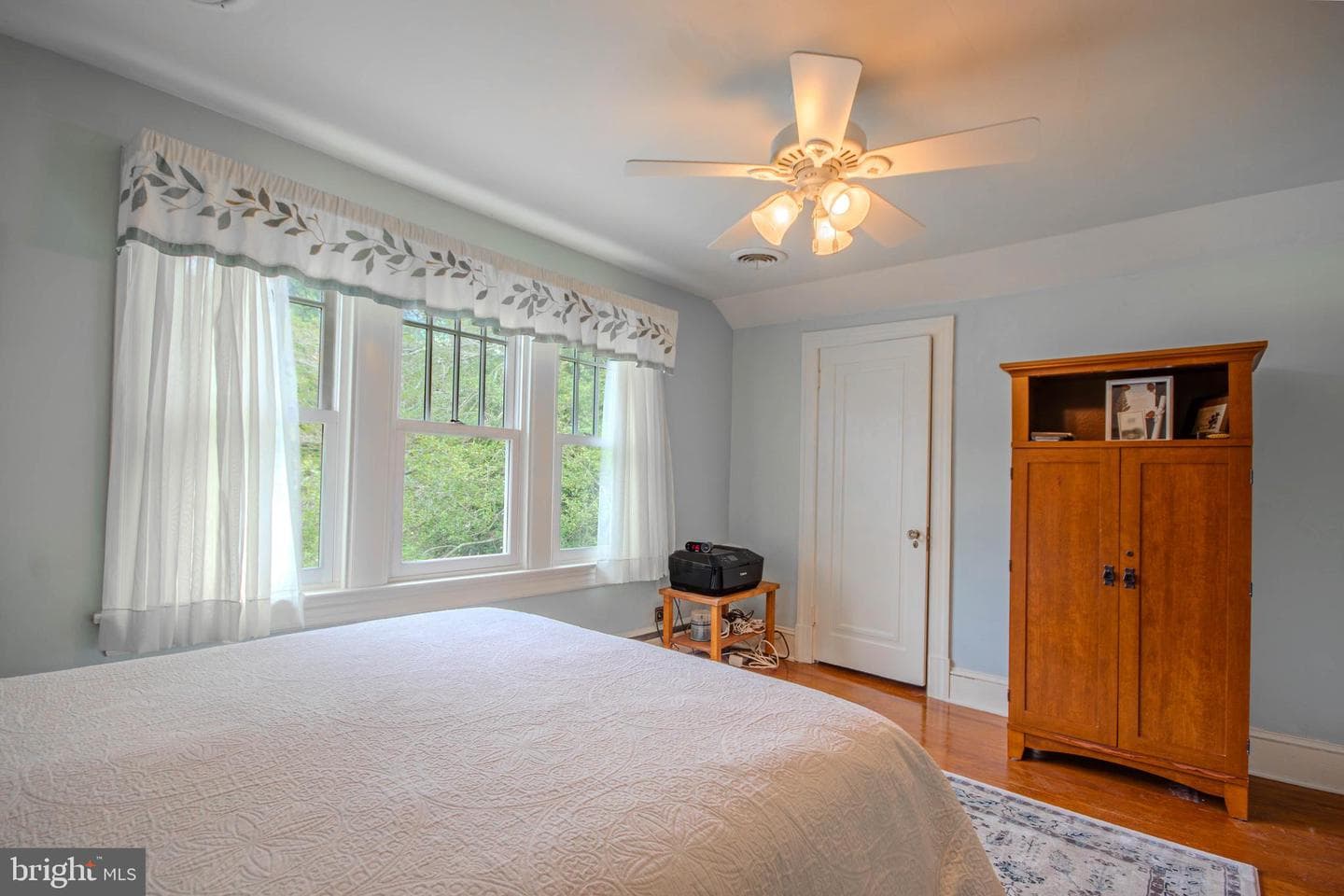 512 W College Avenue photo 23