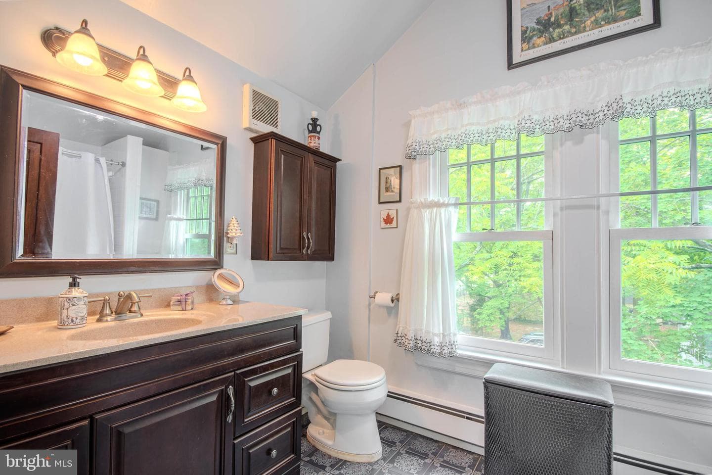 512 W College Avenue photo 30