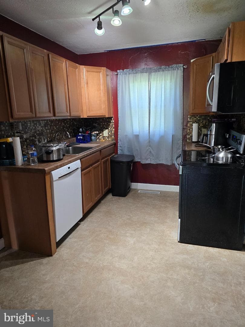 206 Woodcrest Avenue photo 25