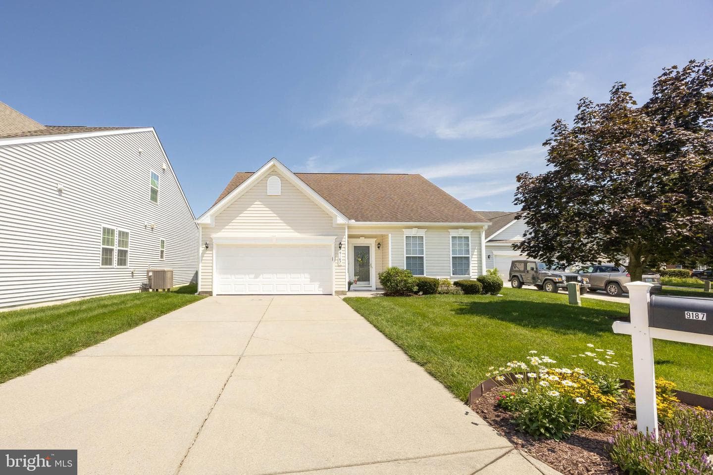 9187 Clubhouse Drive photo 4