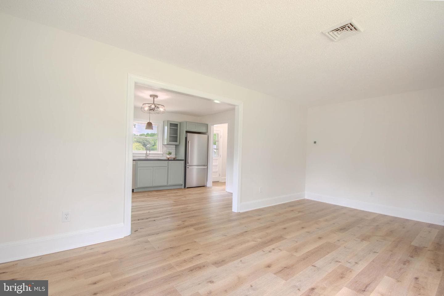 31686 Kenilworth Drive photo 10