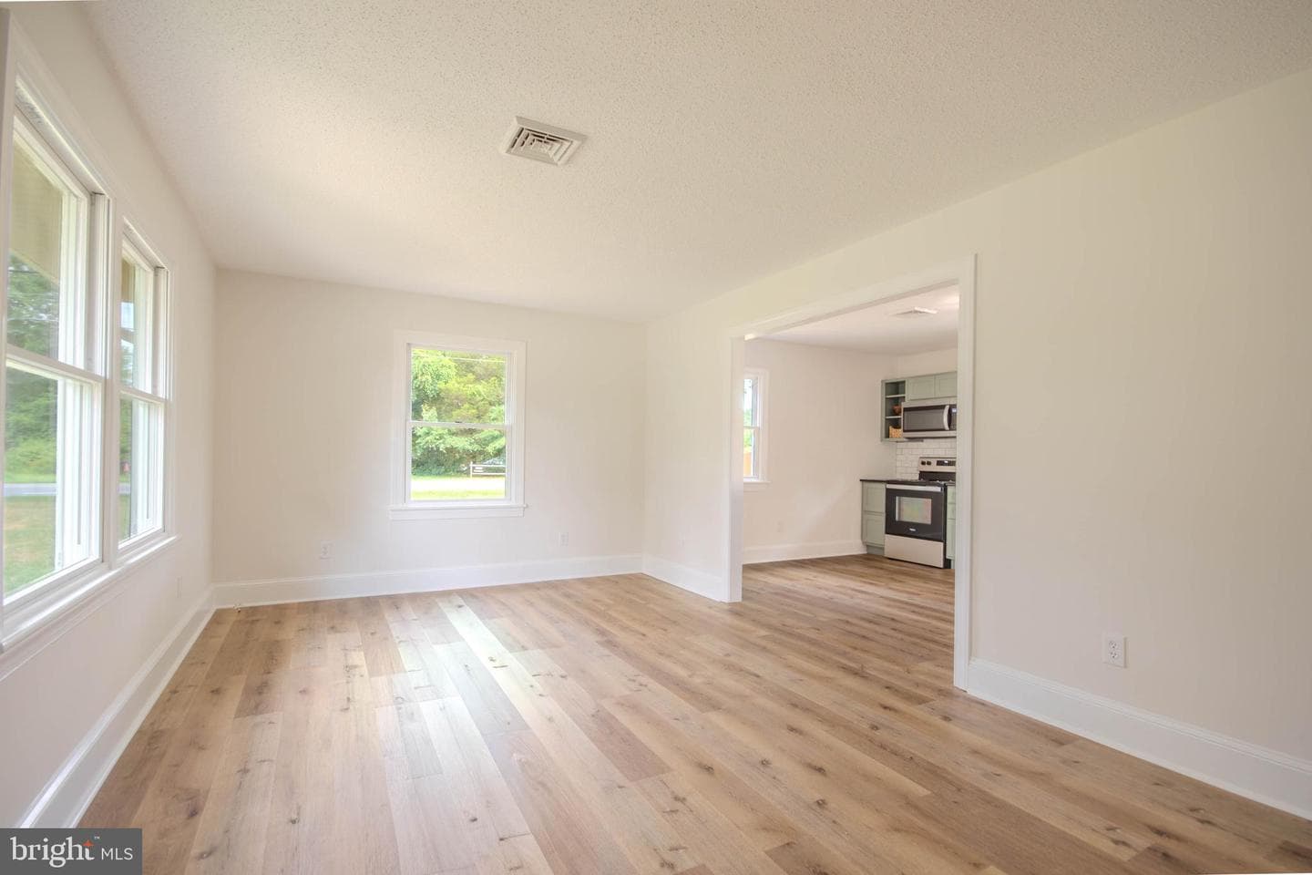 31686 Kenilworth Drive photo 8