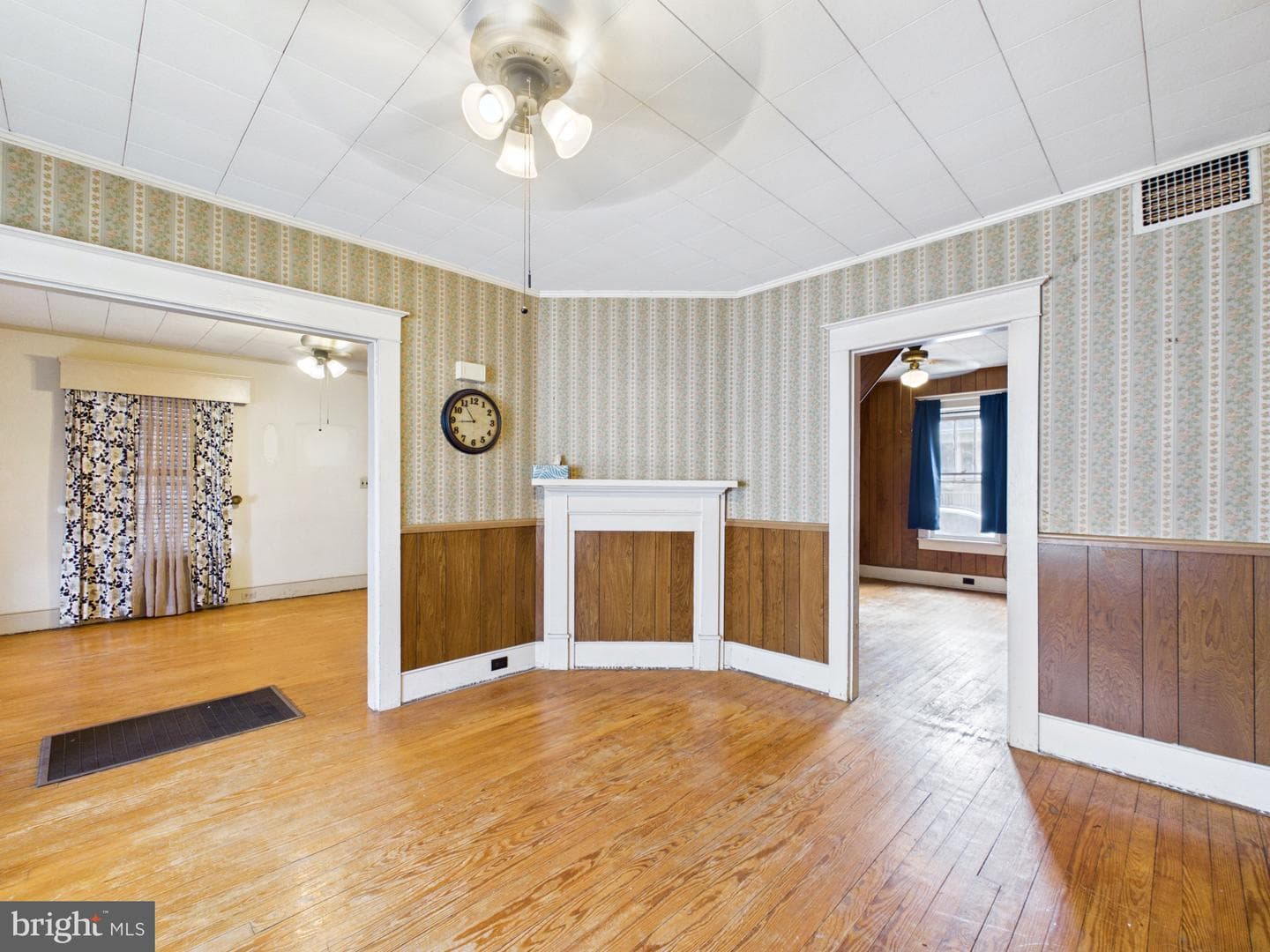 310 Lillian Street photo 16