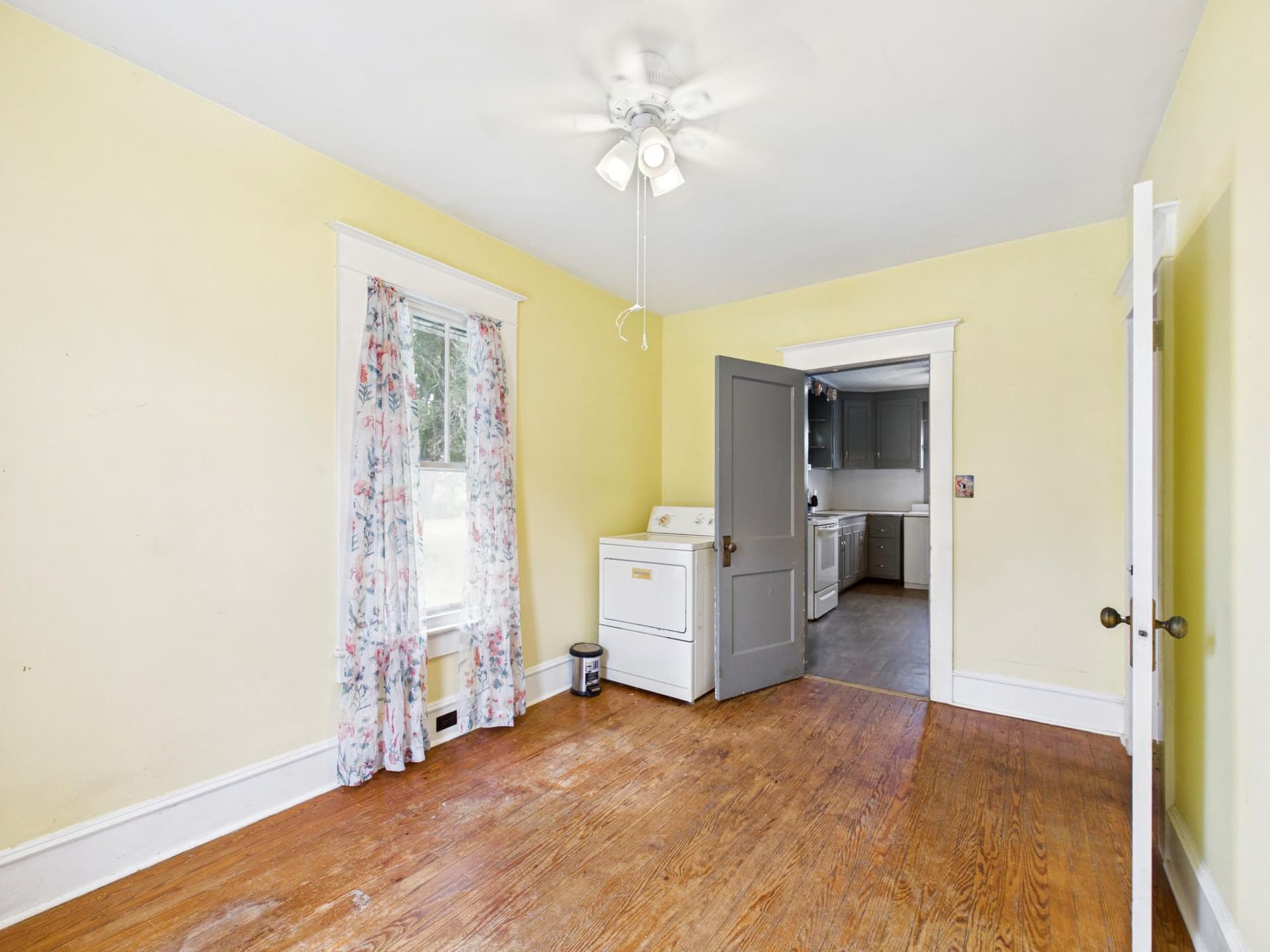 310 Lillian Street photo 25