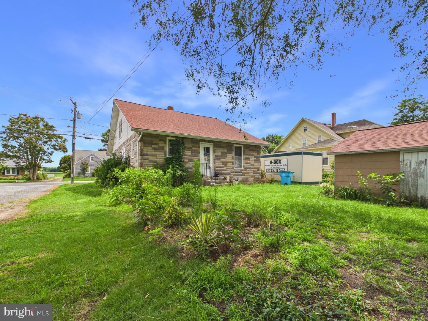 310 Lillian Street photo 3