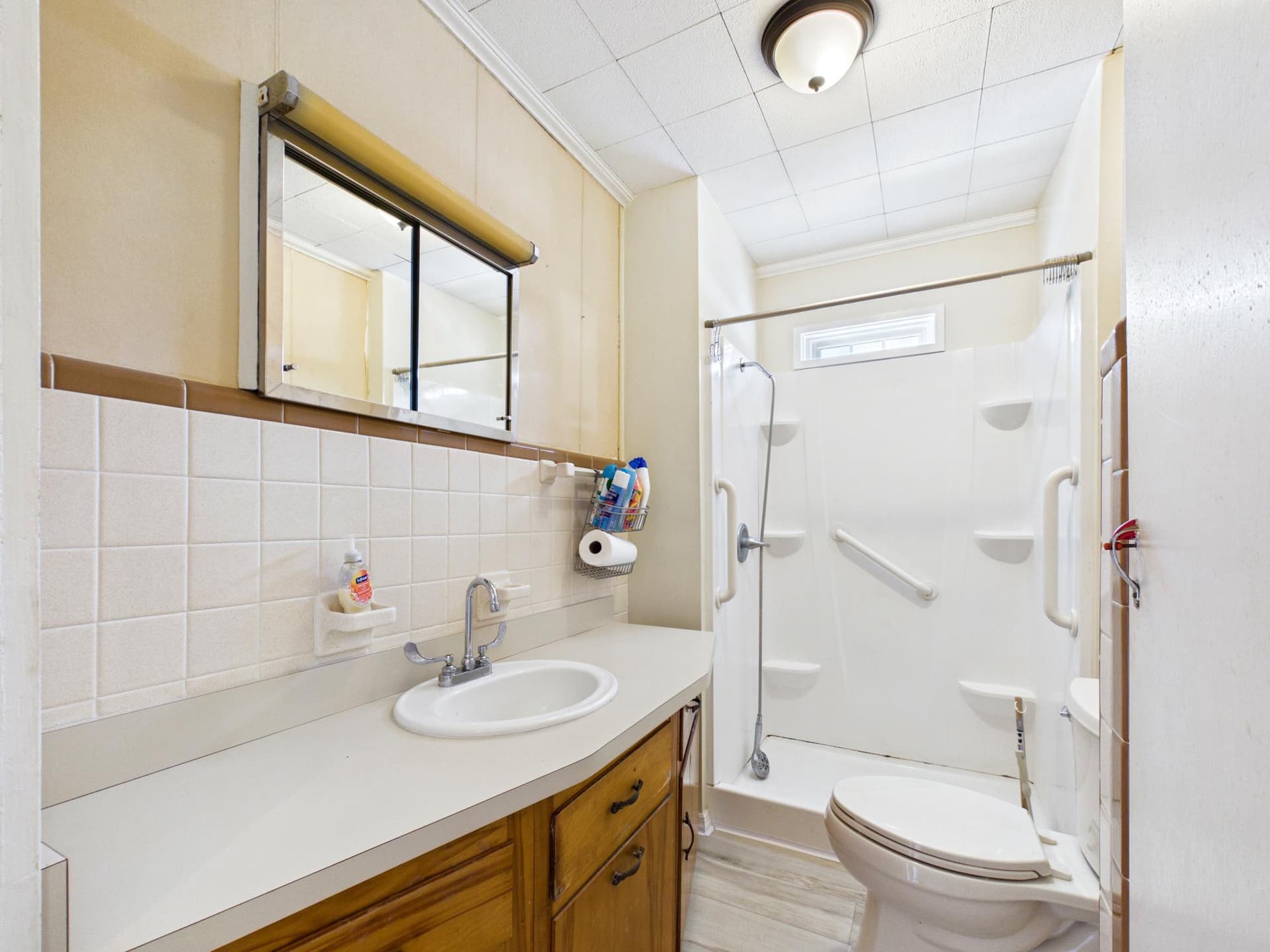 310 Lillian Street photo 30