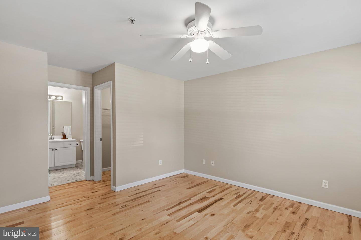909 Zircon Court photo 22