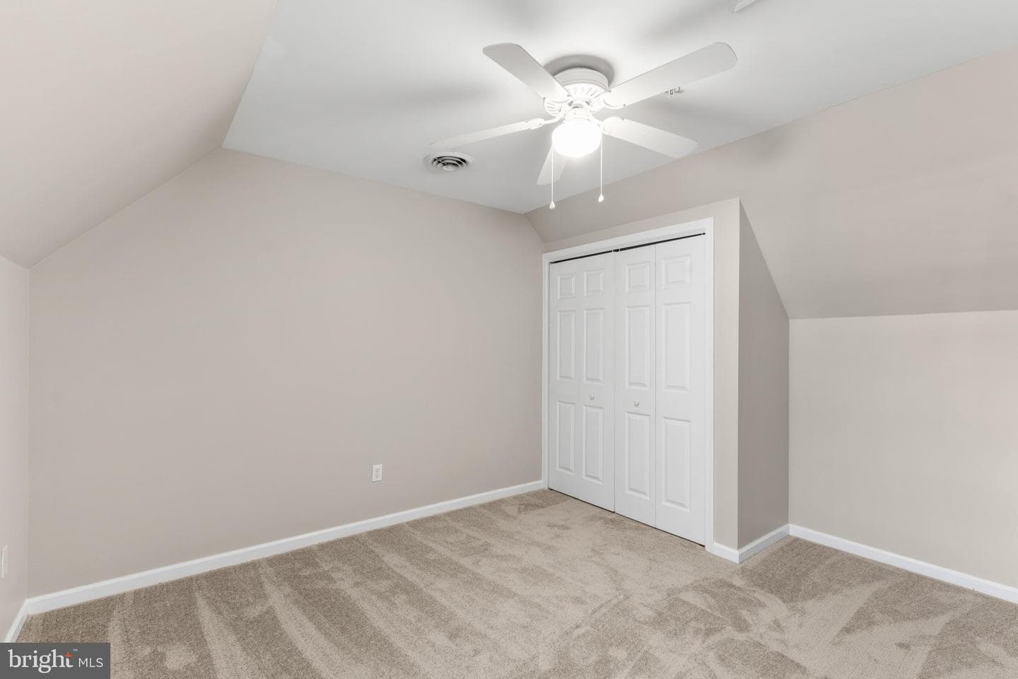 909 Zircon Court photo 25