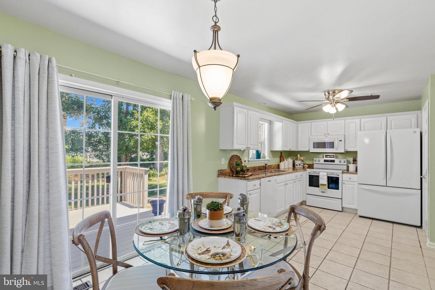 909 Zircon Court photo 5